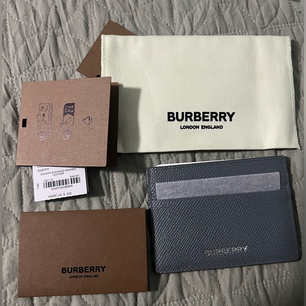 New
Burberry card wallet